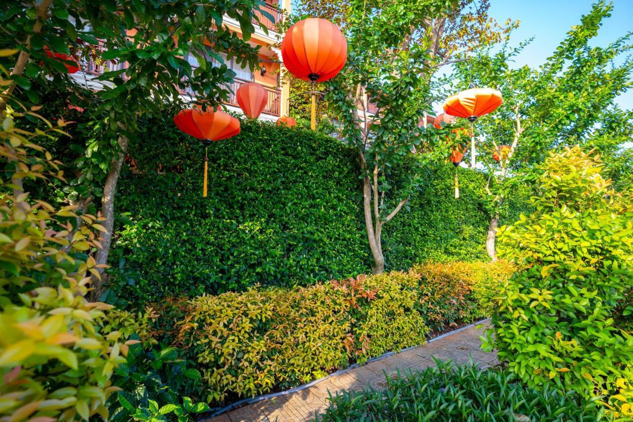 Allegro Hoi An . A Little Luxury Hotel & Spa Eksteriør billede Chinese lanterns in Chinatown, San Francisco