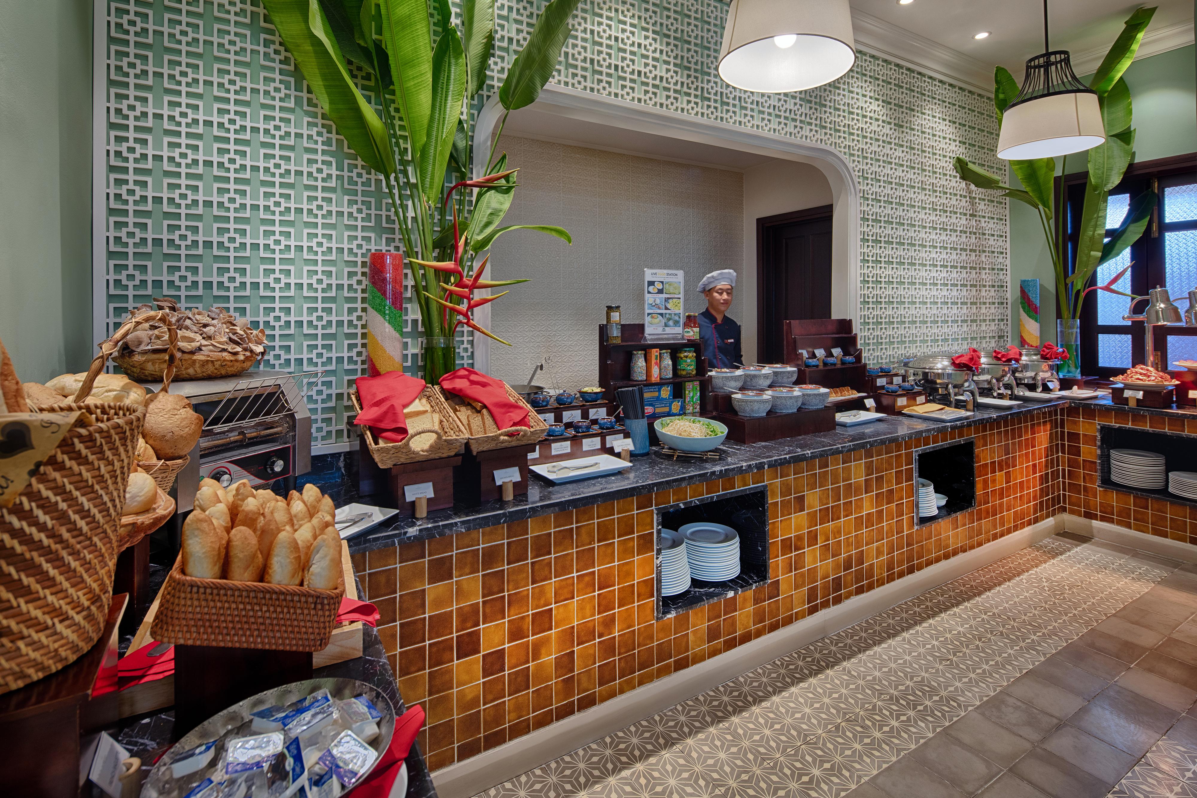Allegro Hoi An . A Little Luxury Hotel & Spa Eksteriør billede The buffet at the hotel