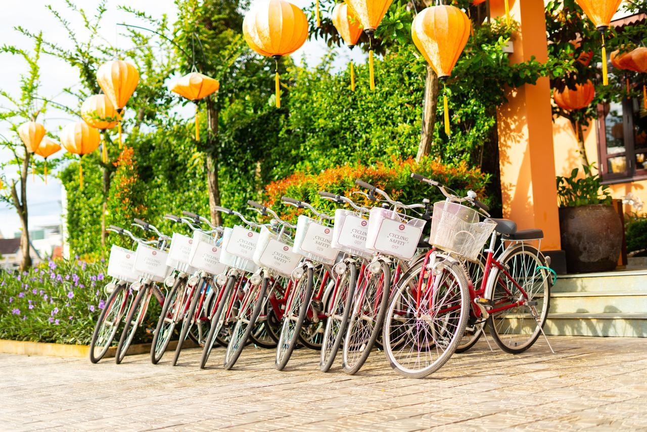 Allegro Hoi An . A Little Luxury Hotel & Spa Eksteriør billede Bicycles for rent in Hoi An